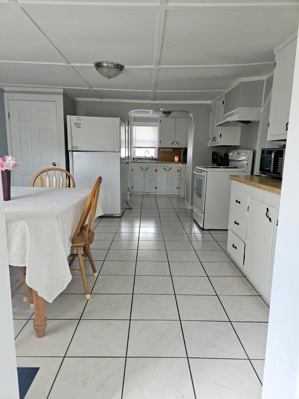 36 Perley Street Lewiston, ME 04240 - Photo 7 of 39 enter into kitchen - Copy
