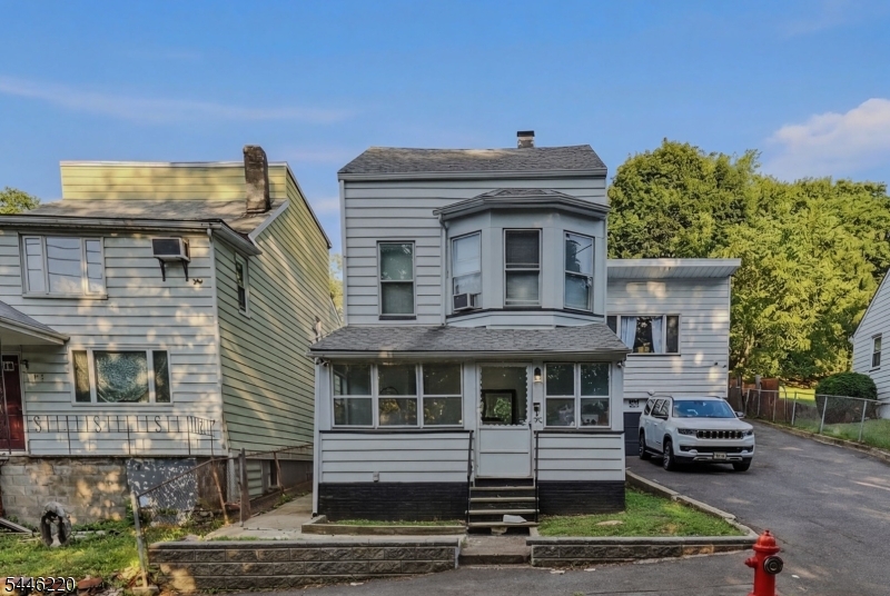 137 New Street, Unit 1 Paterson, NJ 07501 - Photo 4 of 19