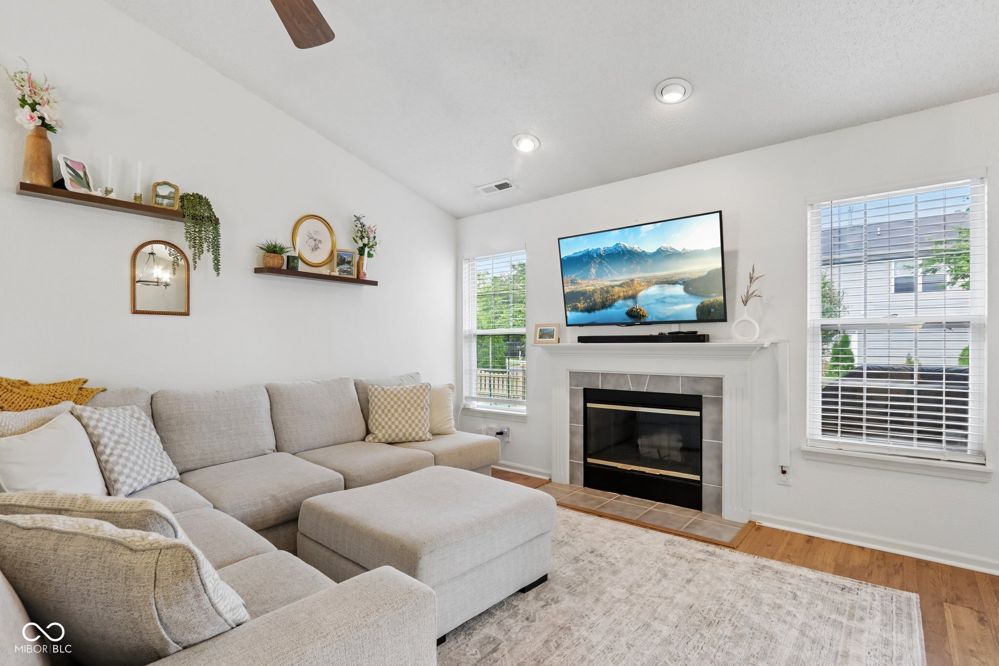 12198 Rambling Road Fishers, IN 46037 - Photo 4 of 27