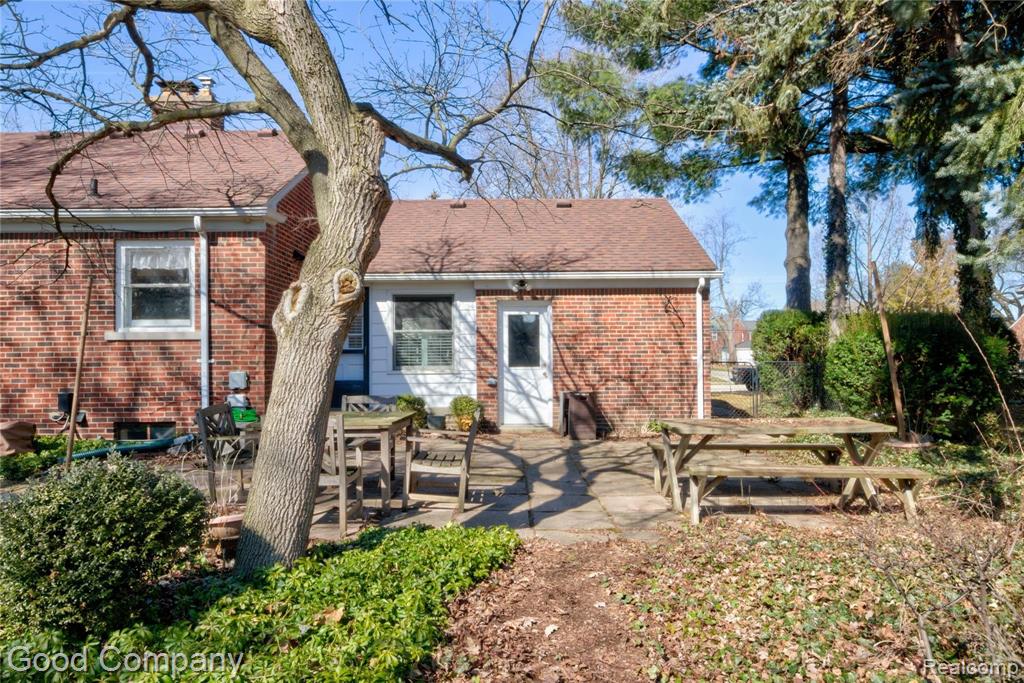 1859 Oxford Road Grosse Pointe Woods, MI 48236 - Photo 45 of 47