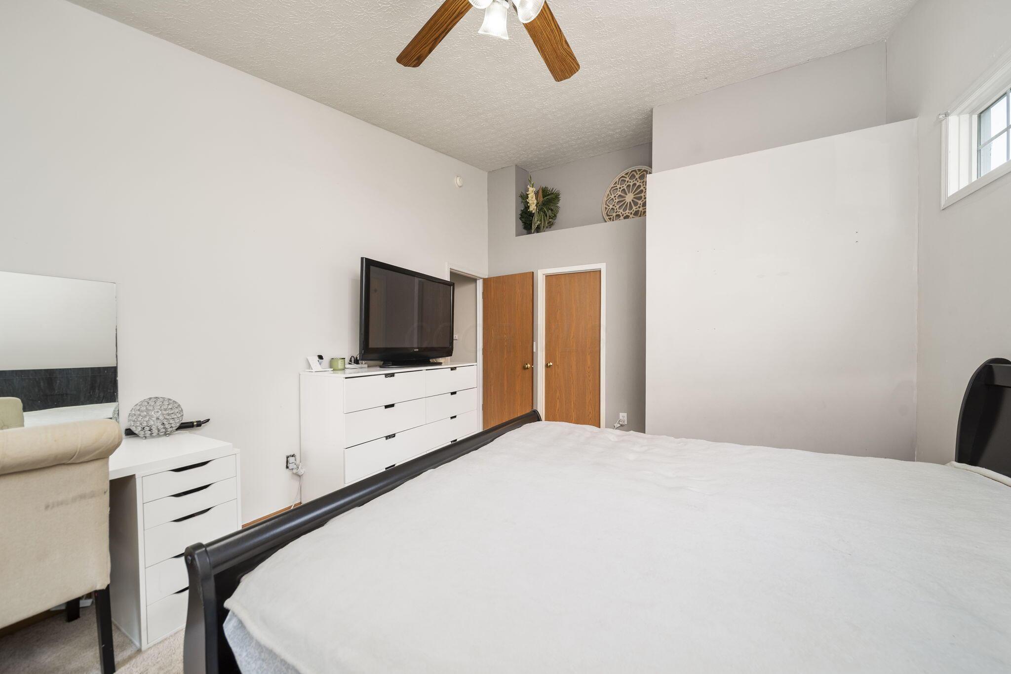 2985 Briar Ridge Road Columbus, OH 43232 - Photo 27 of 48 Primary Bedroom