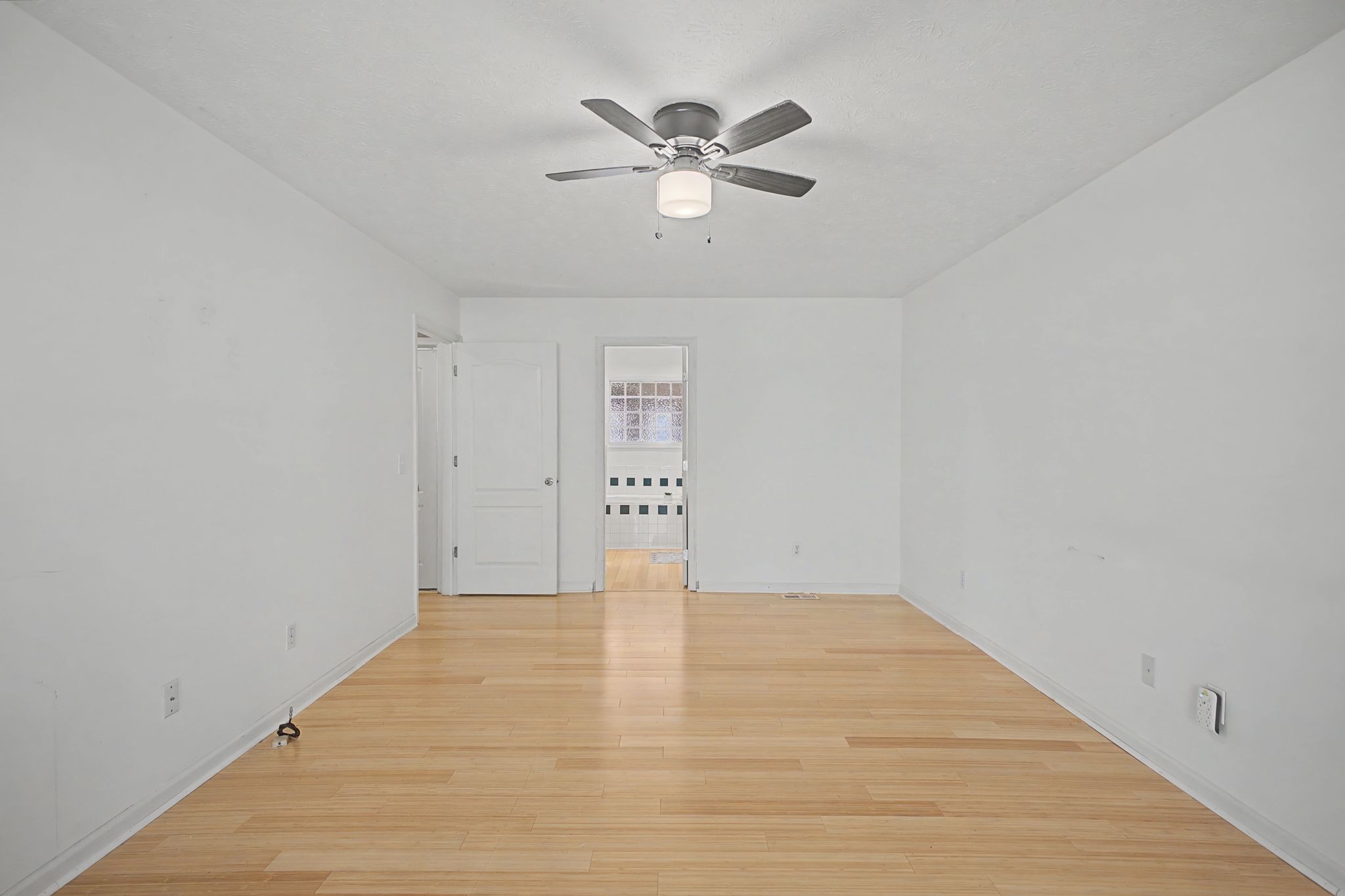 1081 Ridgecrest Drive Kingston Springs, TN 37082 - Photo 16 of 49 a view of an empty room
