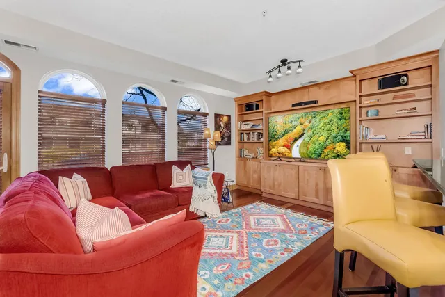 $575,000 | 650 Main Street North, Unit B05, Stillwater, MN 55082