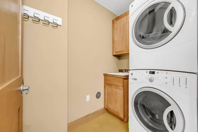 $575,000 | 650 Main Street North, Unit B05, Stillwater, MN 55082