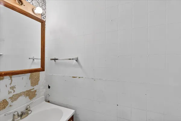 $139,500 | 816 South Kalamazoo Avenue, Marshall, MI 49068