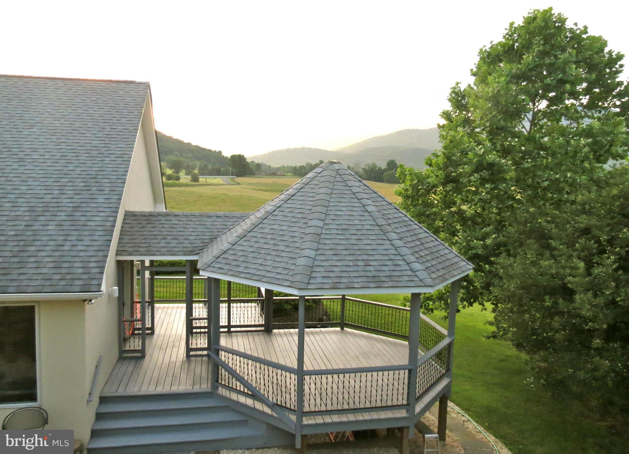 32 Harris Hollow Road Washington, VA 22747 - Photo 16 of 24 View of Gazebo & mts. from suite deck