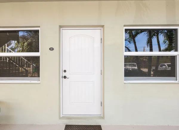 $1,900 | 2319 Tamarind Drive, Unit 103, Fort Pierce, FL 34949