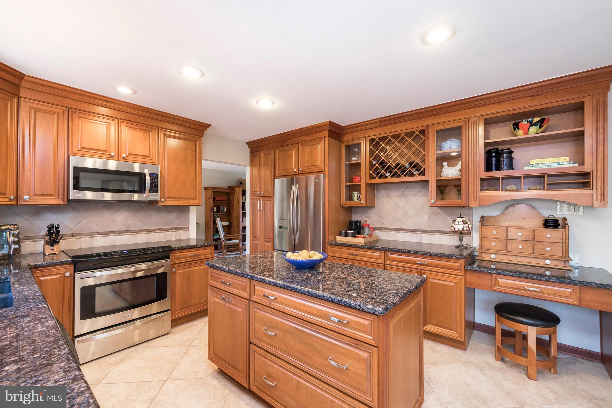 1022 Kulp Road Pottstown, PA 19465 - Photo 18 of 61 Granite counters, stainless steel appliances