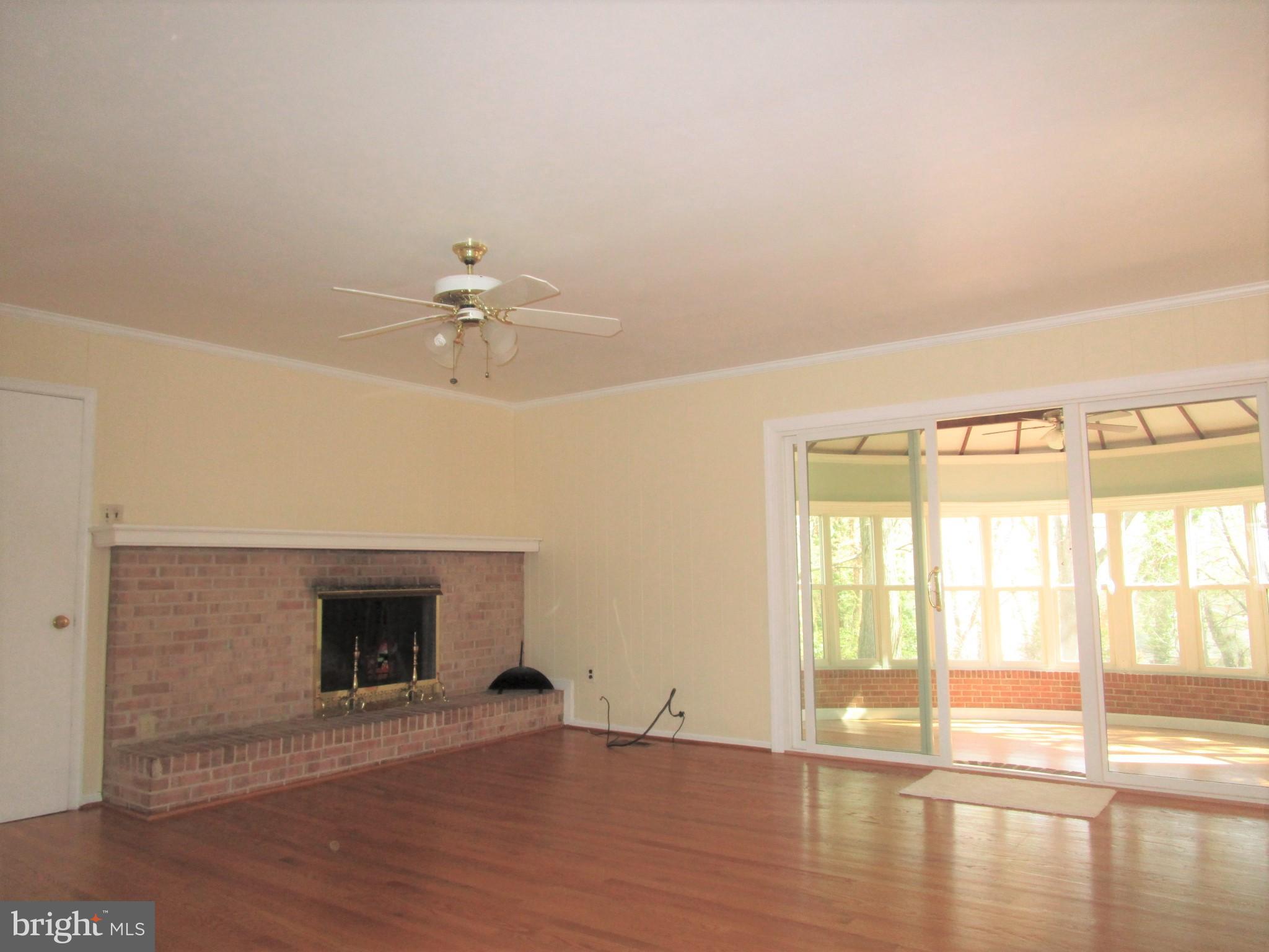 13304 Fort Washington Road Fort Washington, MD 20744 - Photo 12 of 26 Family Room