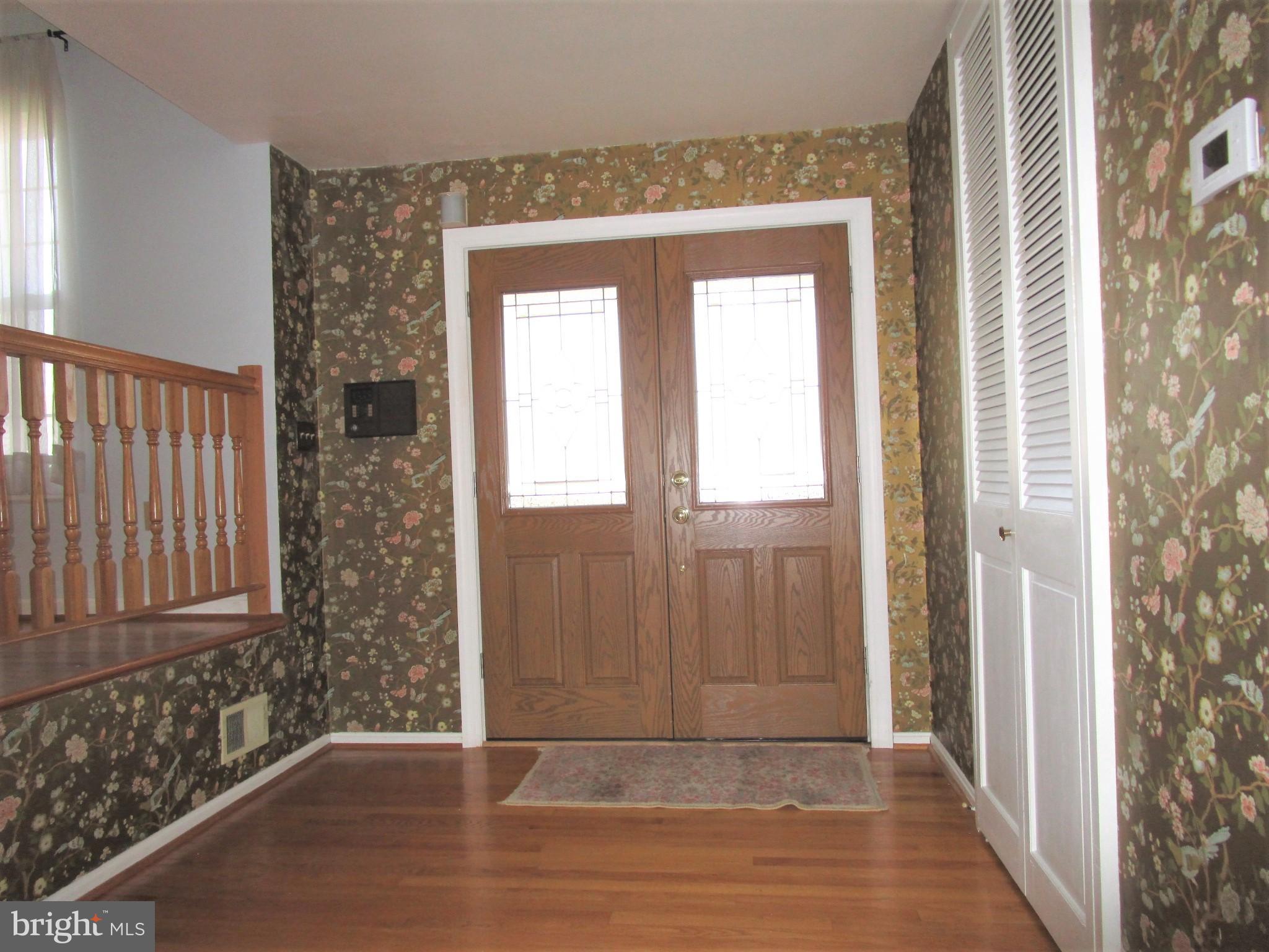 13304 Fort Washington Road Fort Washington, MD 20744 - Photo 5 of 26 Foyer
