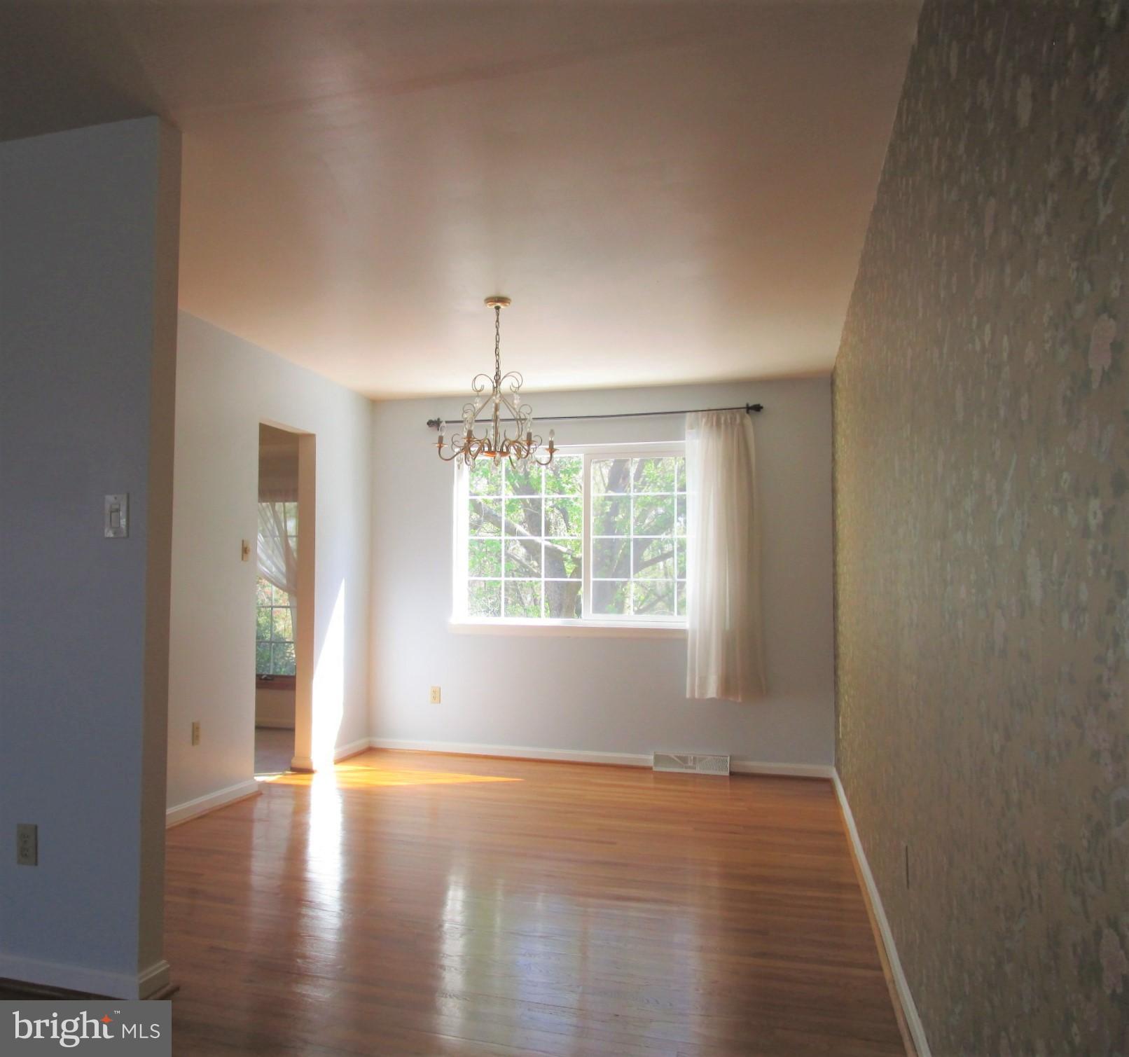 13304 Fort Washington Road Fort Washington, MD 20744 - Photo 7 of 26 Dining Room