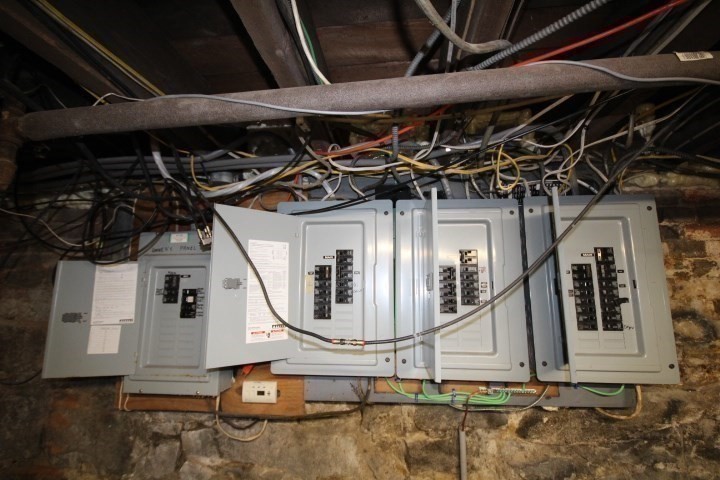 74 Green Hill Parkway Worcester, MA 01605 - Photo 40 of 42 a building outdoor space with wooden floor and windows