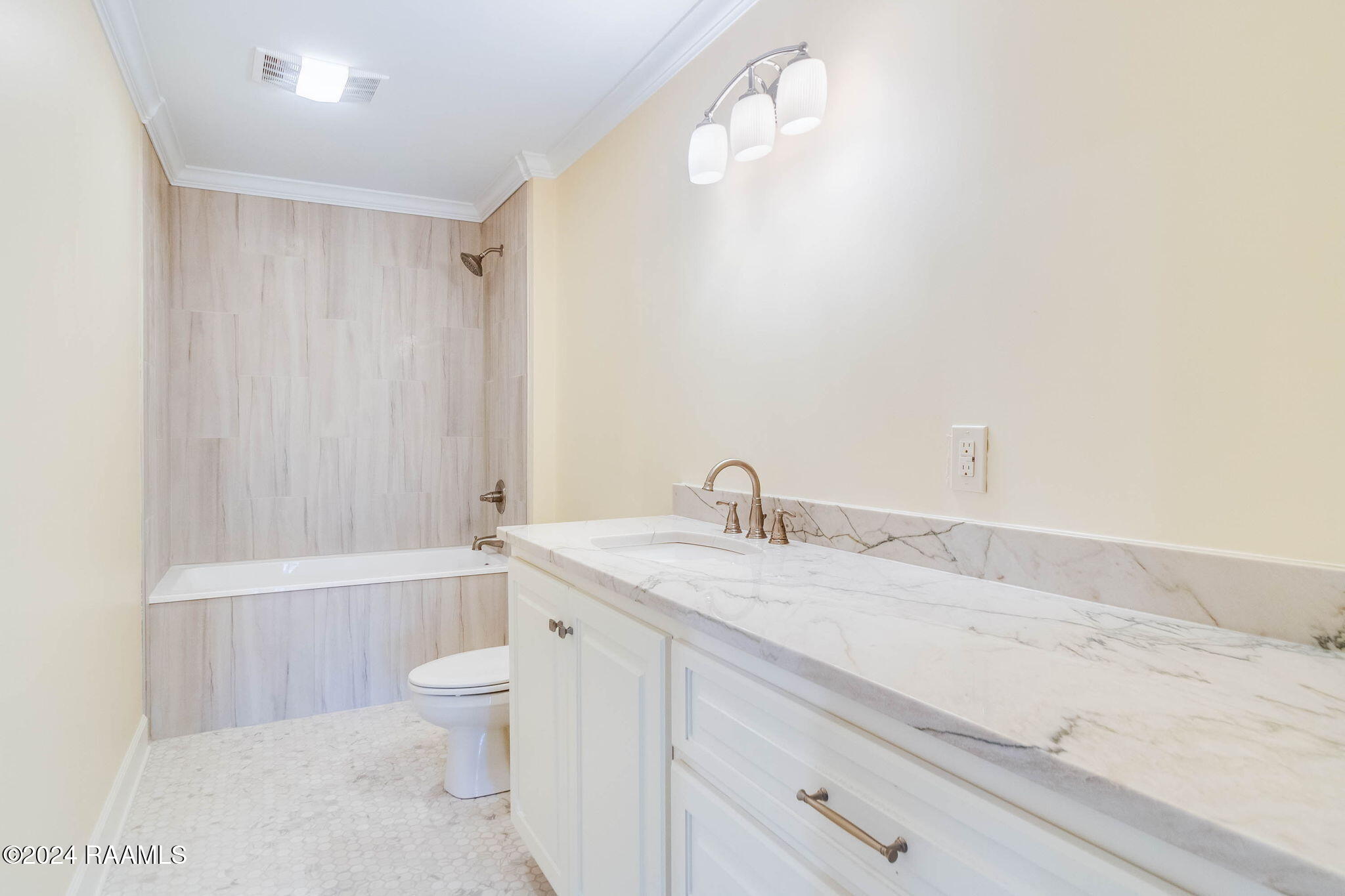 13933 Pumping Plant Road Abbeville, LA 70510 - Photo 30 of 49 Upstairs Bathroom