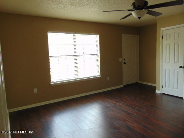 716 Shortputt Drive Macclenny, FL 32063 - Photo 6 of 22 DSC06840
