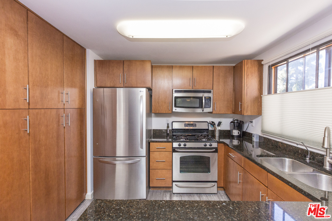 8300 Manitoba Street, Unit 237 Playa del Rey, CA 90293 - Photo 3 of 27