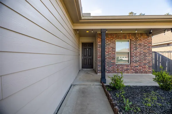 $1,900 | 15054 Paddock Point Lane, New Caney, TX 77357