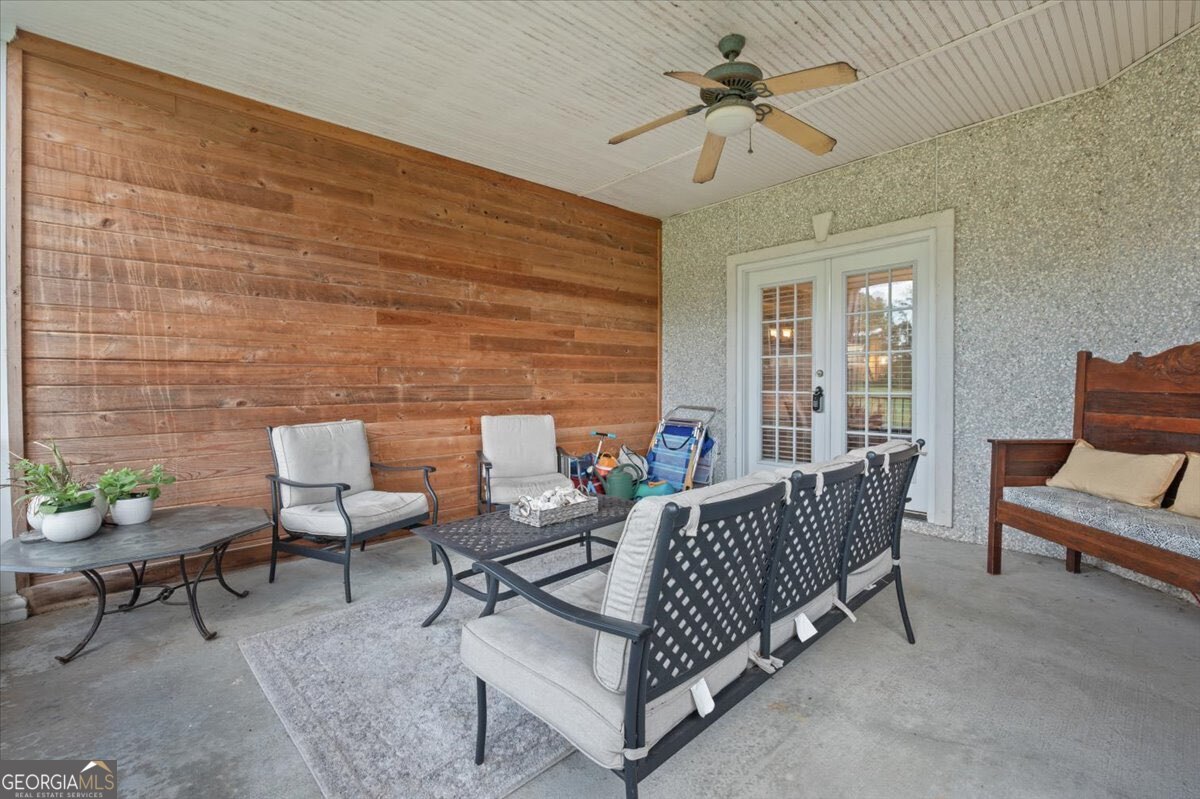 7272 Shellman Bluff Road Northeast, Unit 21 Townsend, GA 31331 - Photo 26 of 34 a view of a livingroom with furniture