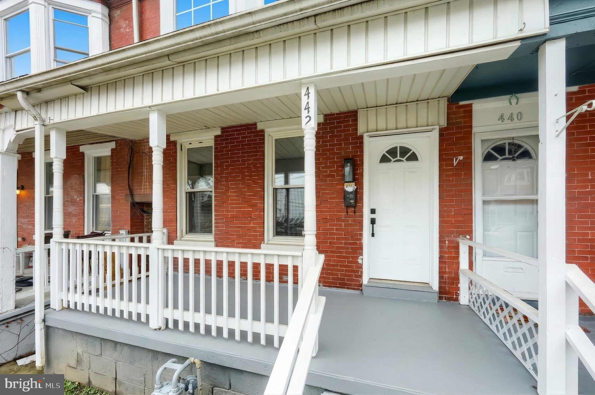 442 East Prospect Street York, PA 17403 - Photo 2 of 33 front view of a house with a porch
