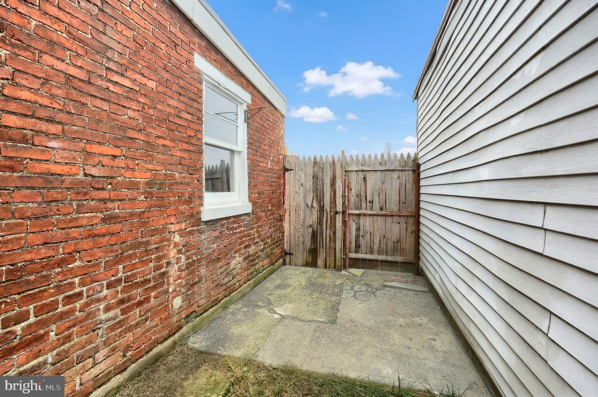 442 East Prospect Street York, PA 17403 - Photo 29 of 33 a view of a house with a door