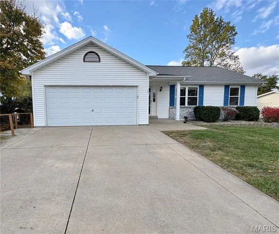 $339,000 | 38 Amberly Drive, St. Peters, MO 63376