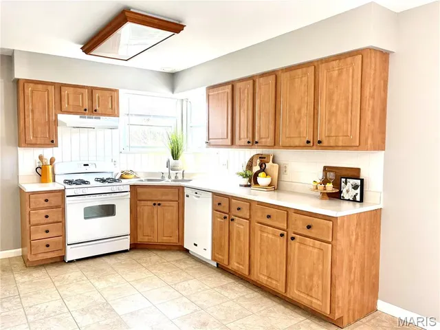 $339,000 | 38 Amberly Drive, St. Peters, MO 63376