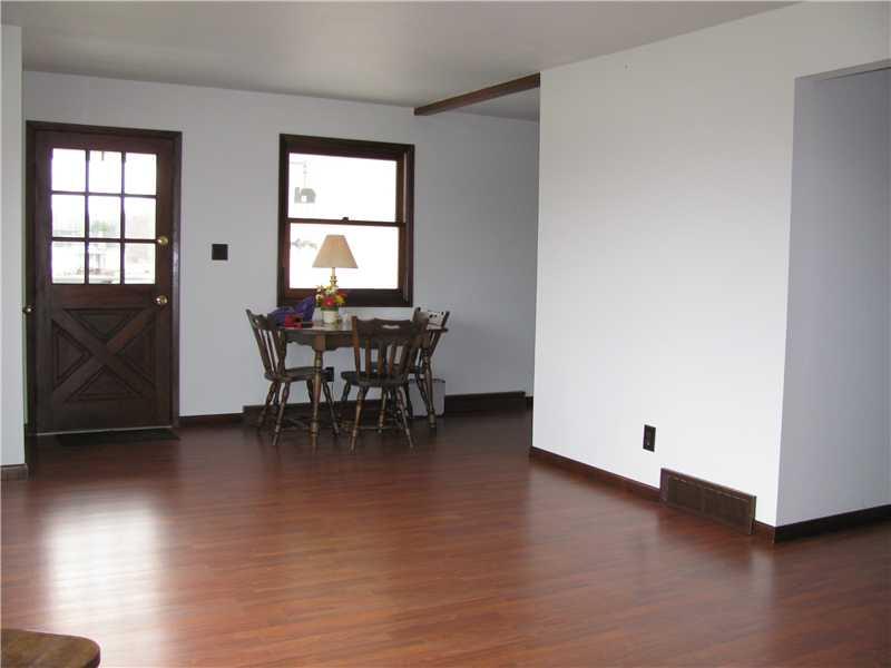 419 South Maysville Road Transfer, PA 16154 - Photo 5 of 11 Living Room. d.r. combo