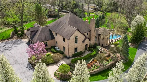 $1,800,000 | 10018 Haegers Bend Road, Algonquin, IL 60102