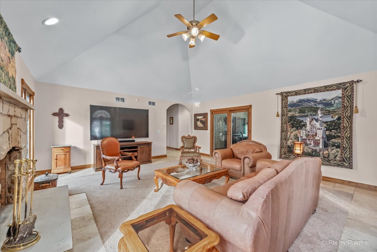 10018 Haegers Bend Road Algonquin, IL 60102 - Photo 15 of 70