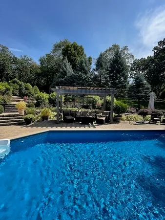 $1,800,000 | 10018 Haegers Bend Road, Algonquin, IL 60102