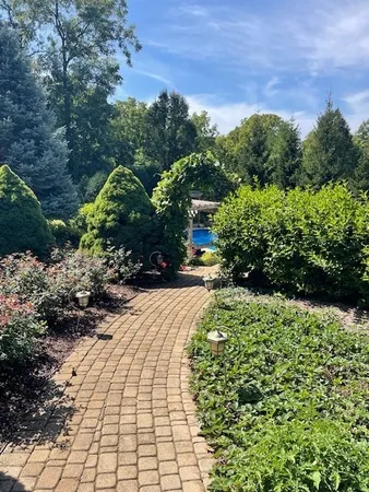 $1,800,000 | 10018 Haegers Bend Road, Algonquin, IL 60102