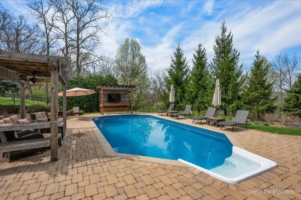 $1,800,000 | 10018 Haegers Bend Road, Algonquin, IL 60102