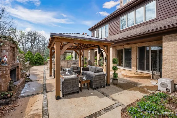 $1,800,000 | 10018 Haegers Bend Road, Algonquin, IL 60102