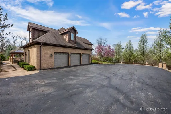 $1,800,000 | 10018 Haegers Bend Road, Algonquin, IL 60102