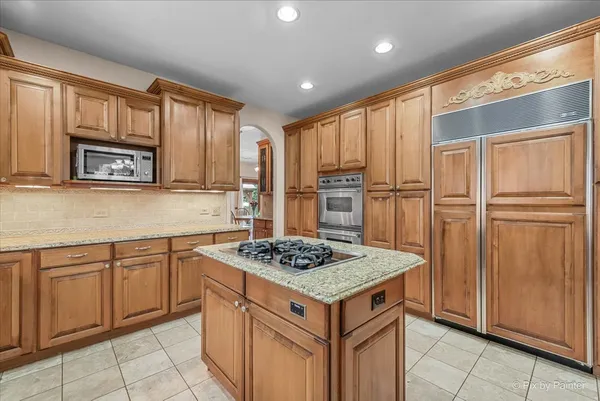 $1,800,000 | 10018 Haegers Bend Road, Algonquin, IL 60102