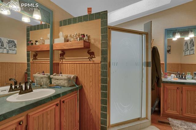 36445 Heavenly View Yoder, CO 80864 - Photo 21 of 32 Master Bath