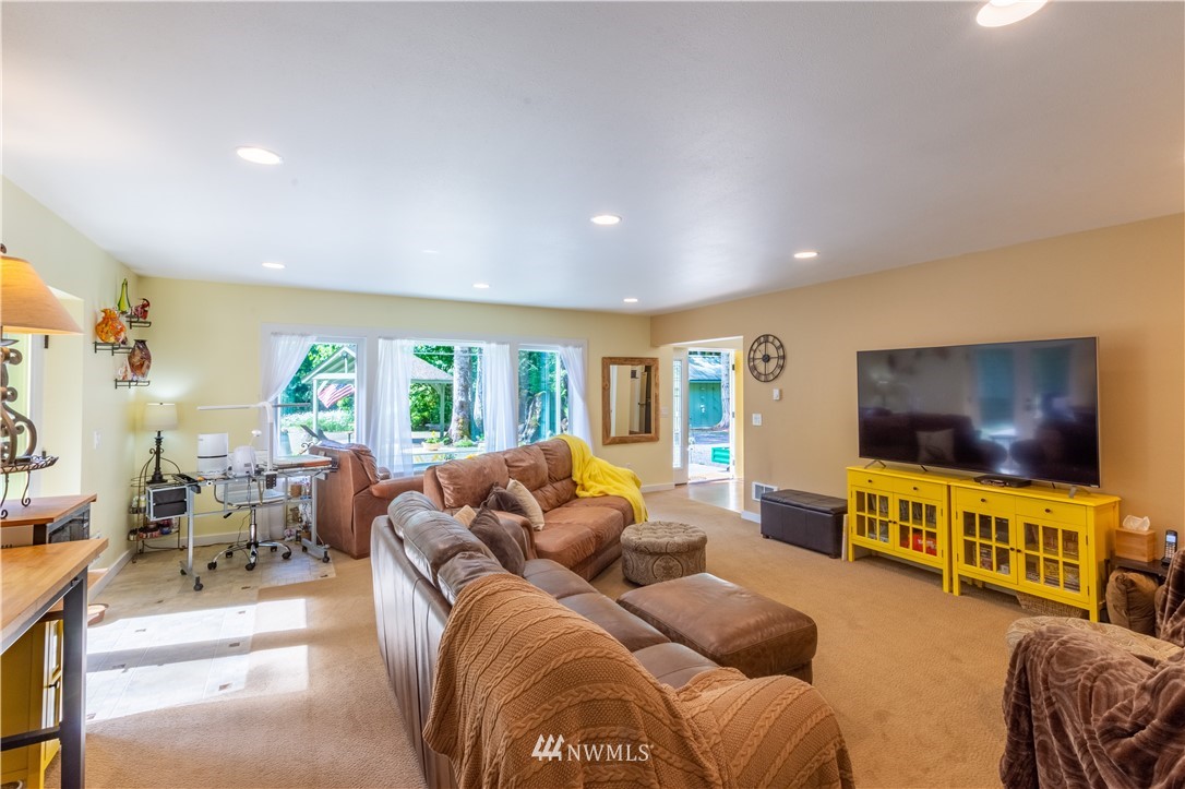 873 Oxenford Road Port Angeles, WA 98363 - Photo 6 of 25 Gallery Image 6