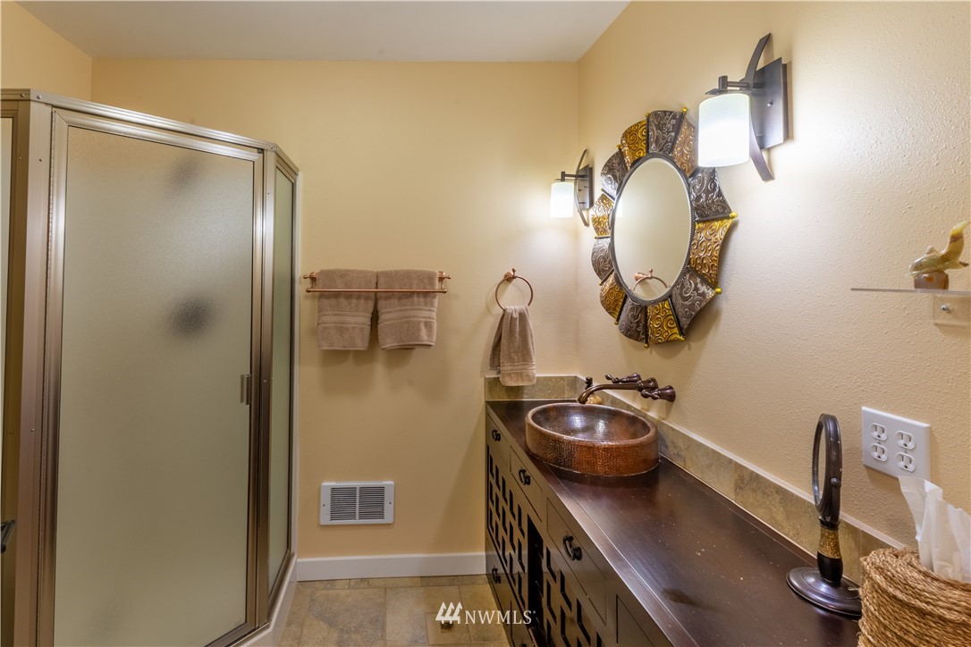 873 Oxenford Road Port Angeles, WA 98363 - Photo 8 of 25 Gallery Image 8