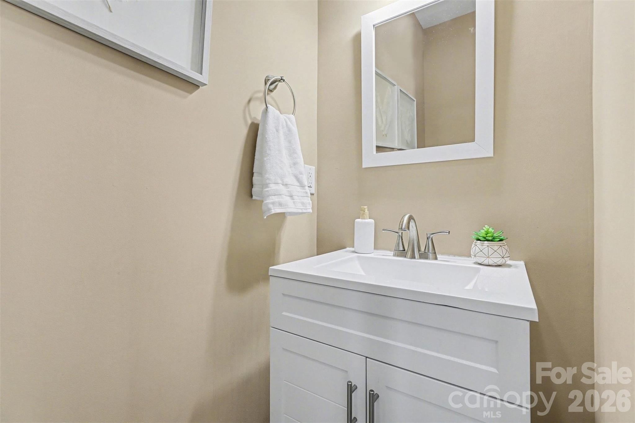 1806 Tradd Avenue Clover, SC 29710 - Photo 12 of 30 a utility room with dryer and washer