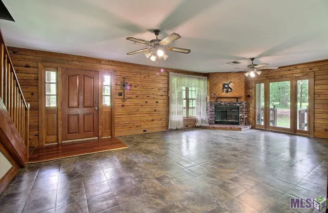 $350,000 | 14253 Oakwood Lane, Denham Springs, LA 70726