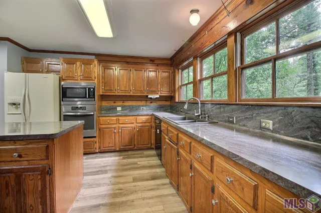 $350,000 | 14253 Oakwood Lane, Denham Springs, LA 70726