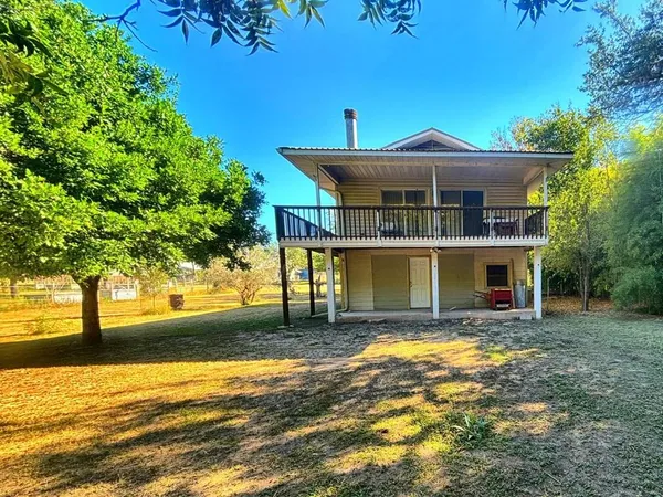 $195,000 | 9 Oak Lane, Camp Wood, TX 78833