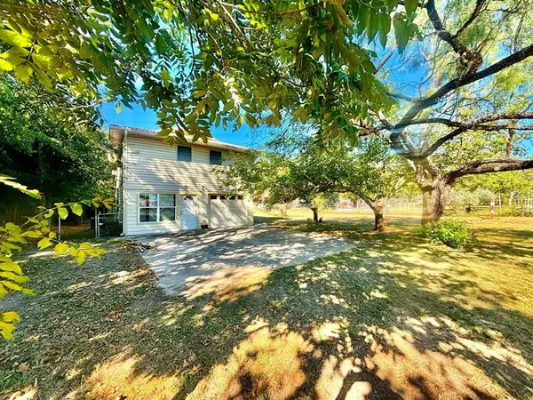 $195,000 | 9 Oak Lane, Camp Wood, TX 78833