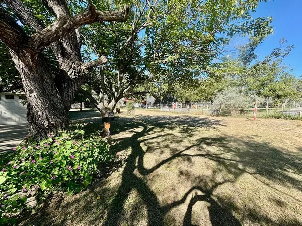 $195,000 | 9 Oak Lane, Camp Wood, TX 78833