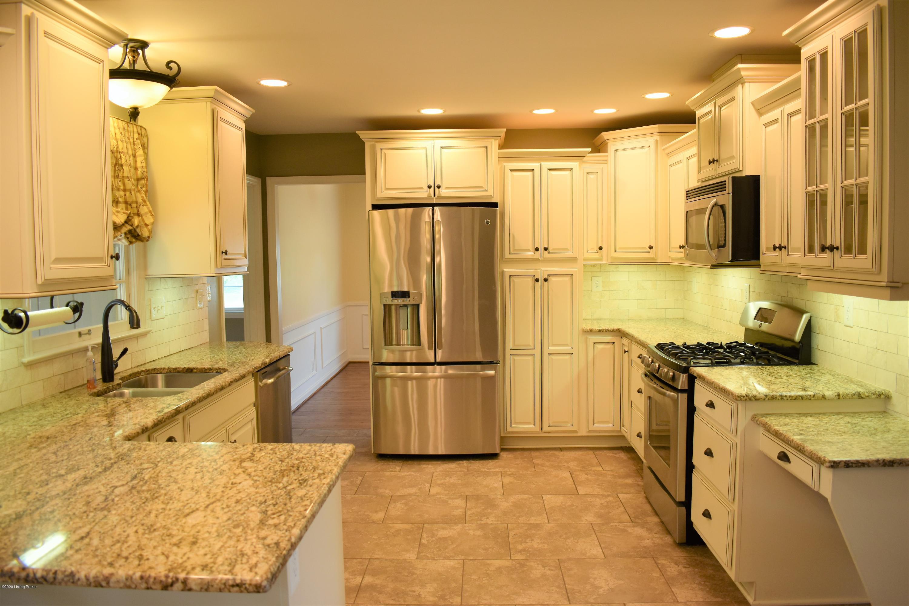 6309 Regal Road Louisville, KY 40222 - Photo 3 of 31 DSC_1079