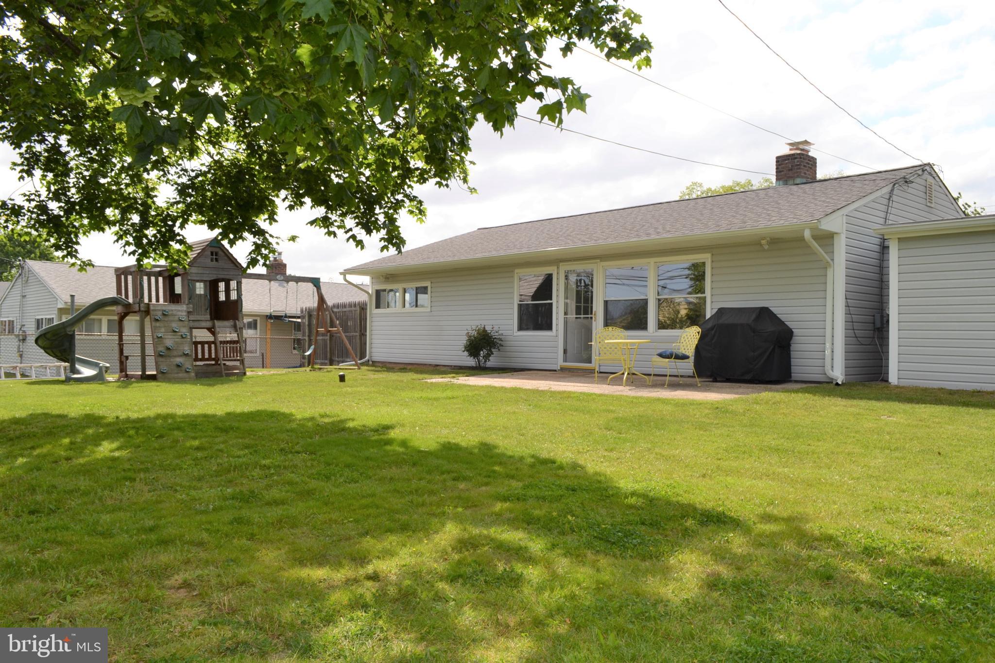 78 Border Rock Road Levittown, PA 19057 - Photo 6 of 6 Exterior view; rear yard