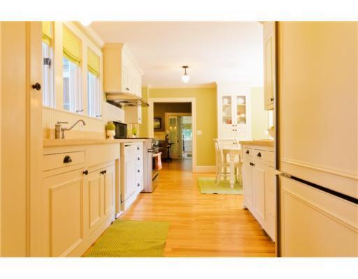 188 Foreside Road Falmouth, ME 04105 - Photo 6 of 25 Kitchen.