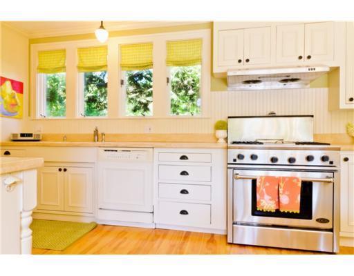 188 Foreside Road Falmouth, ME 04105 - Photo 7 of 25 Kitchen.