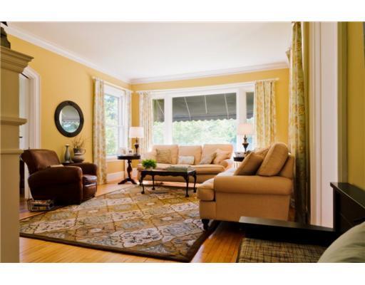 188 Foreside Road Falmouth, ME 04105 - Photo 10 of 25 Living Room.