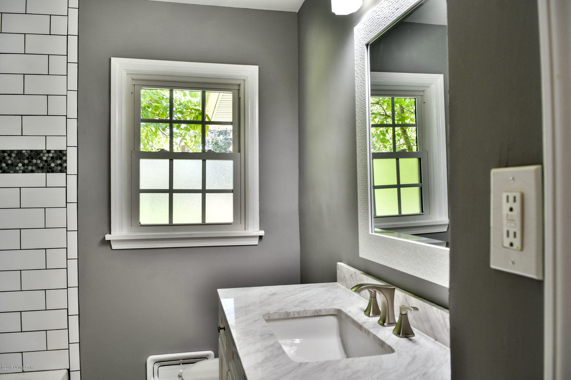 3708 Hanover Road Louisville, KY 40207 - Photo 23 of 36 Gorgeous Hall Bath