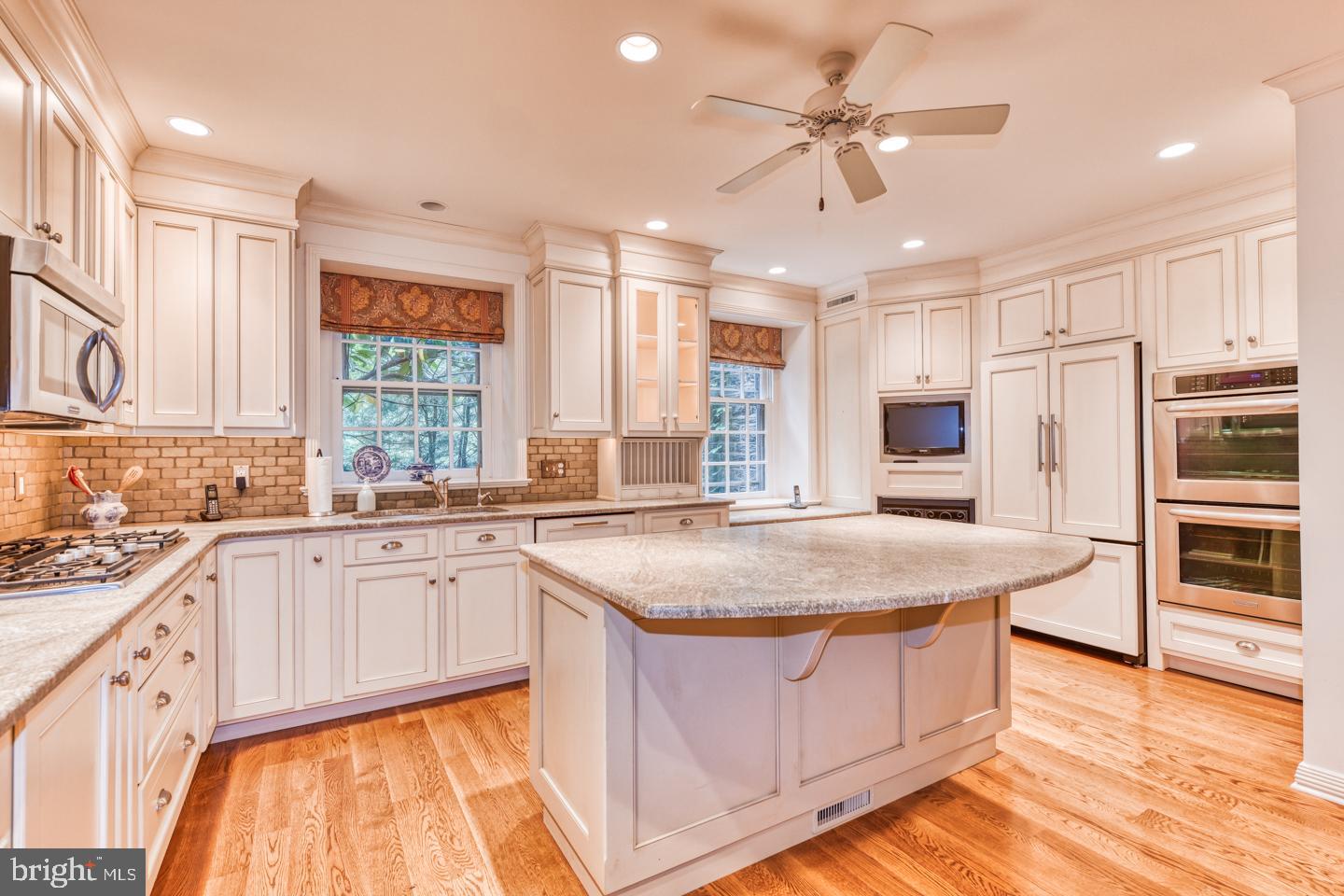 124 Cornwall Lane Wayne, PA 19087 - Photo 12 of 47 Kitchen